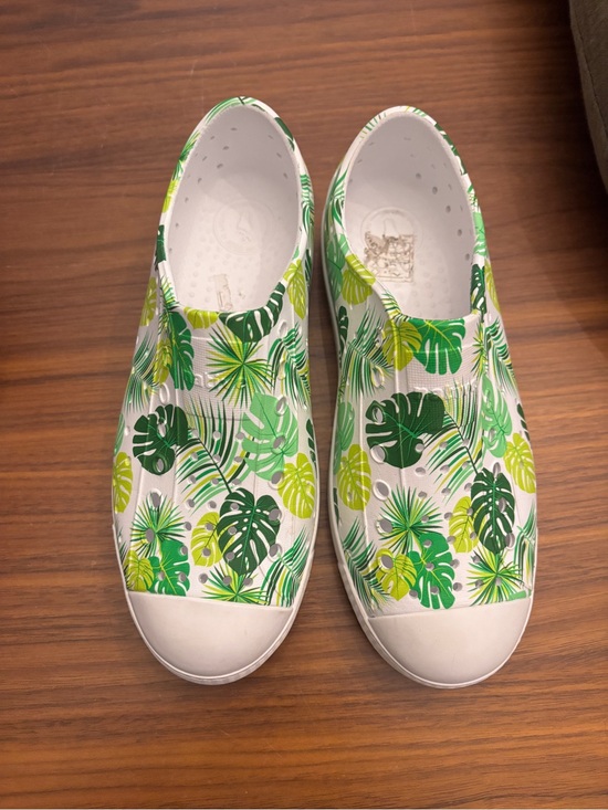 Native Other - Native Shoes in Tropical Leaf Print